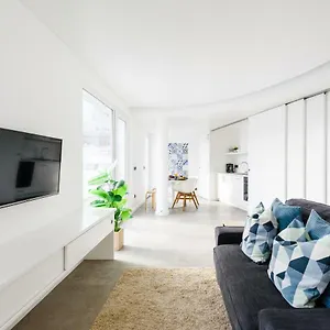 Casas Barulho Penthouse Old Town Apartment